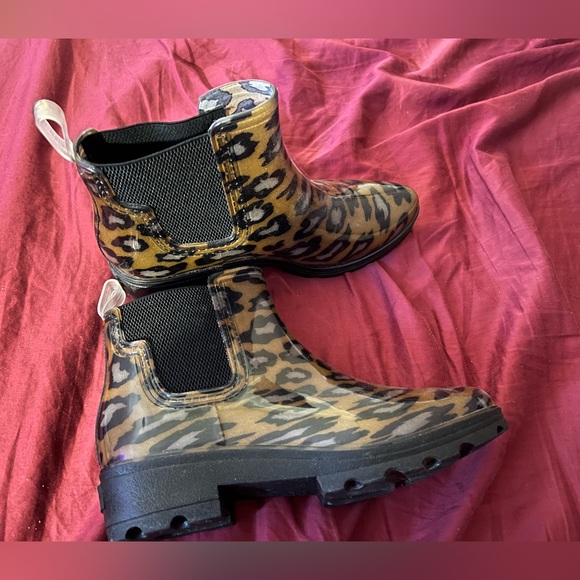 Seven 7 leopard print rain boots - Picture 2 of 5